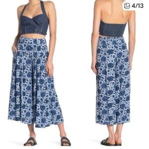 Free People XS Blue Floral Pleated Wide Leg Cropped Pant